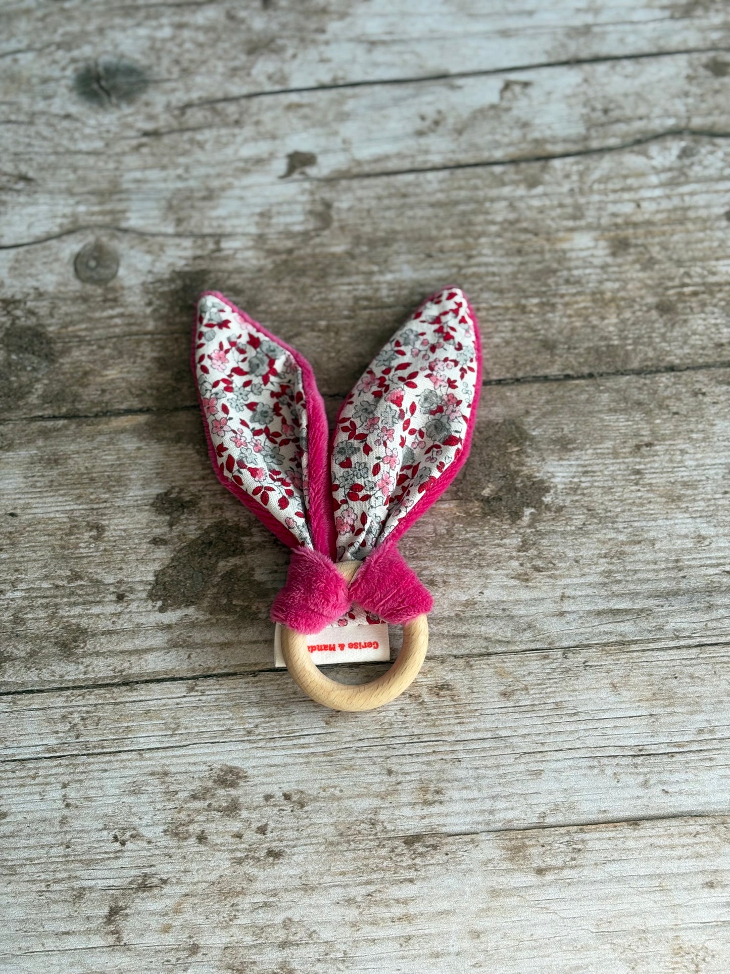 Anneau de dentition à oreilles