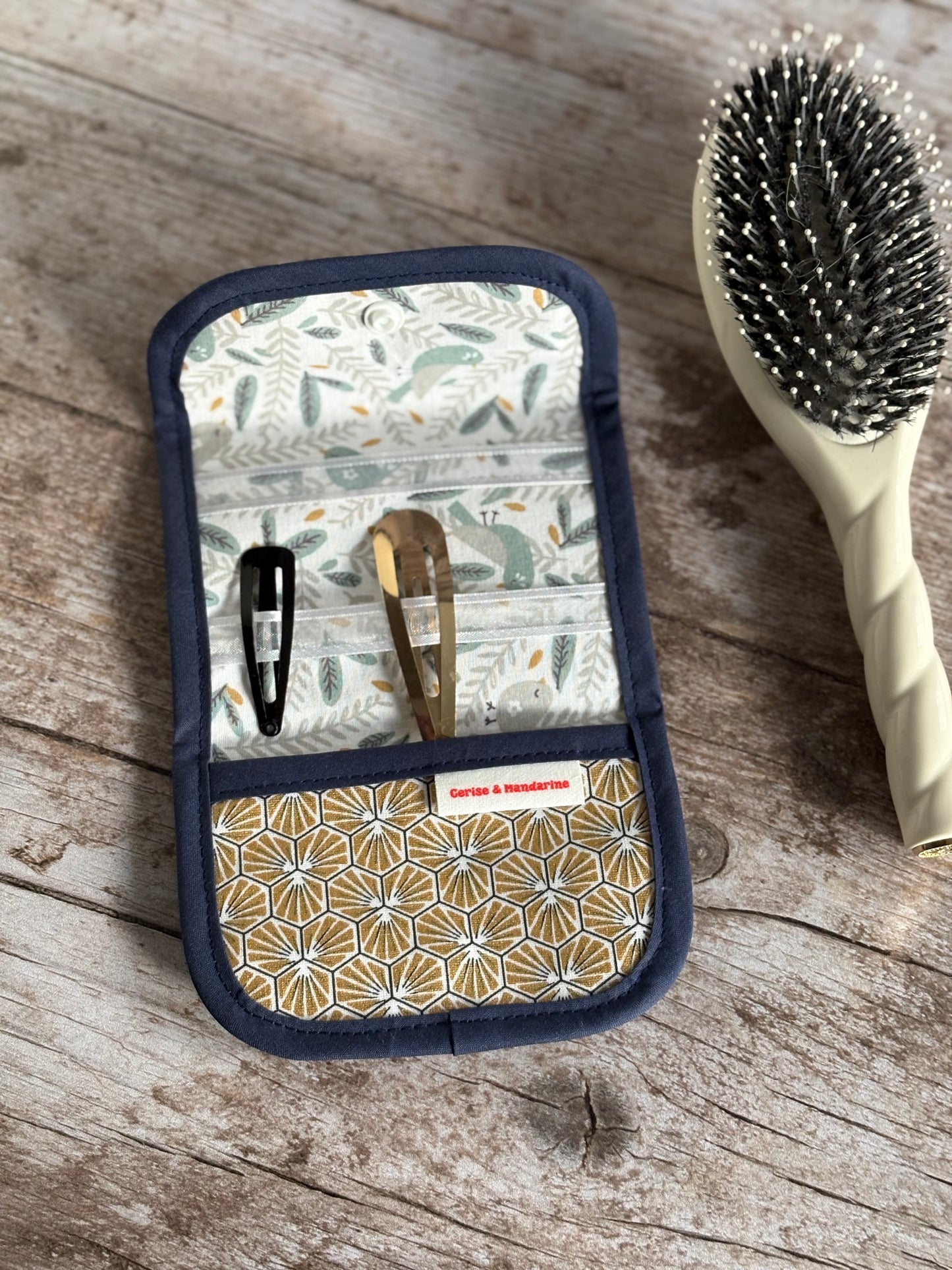 Pochette à barrettes