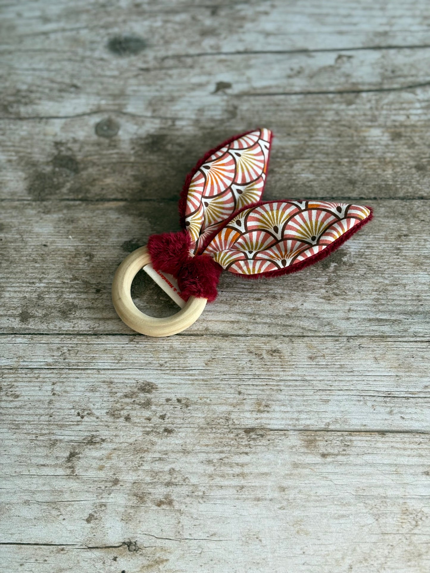 Anneau de dentition à oreilles