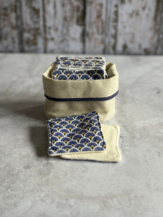 Panière et lingettes