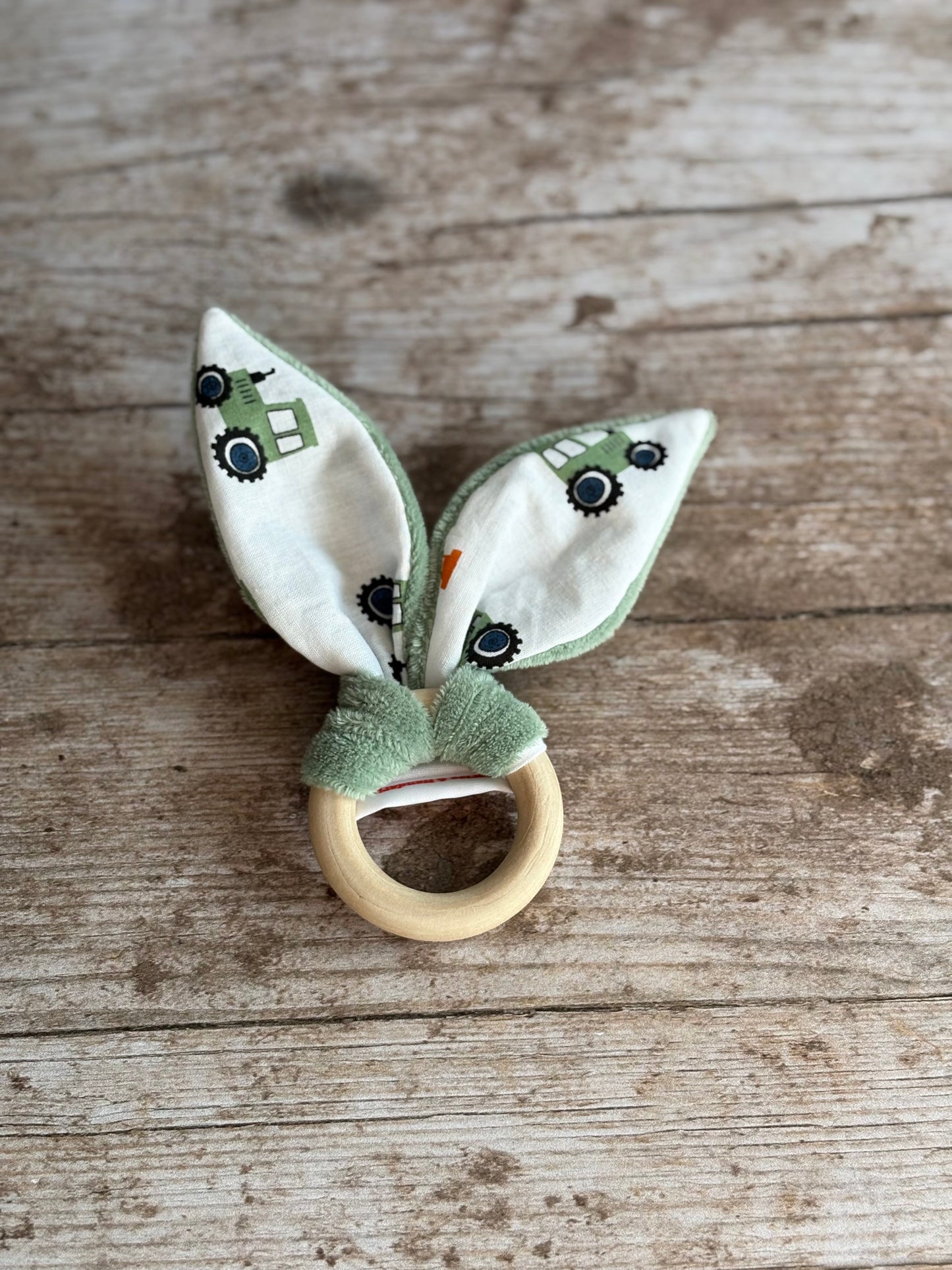 Anneau de dentition à oreilles