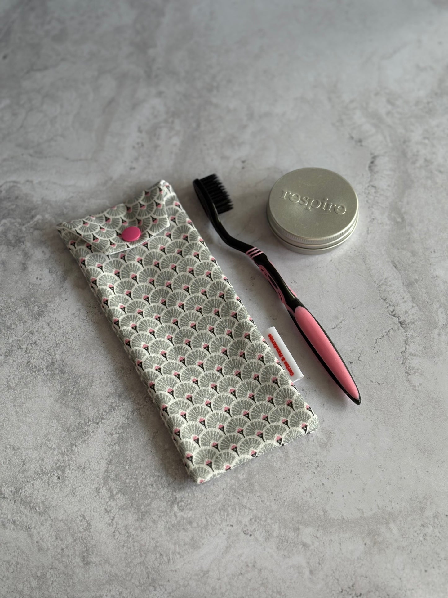 Etui à brosse à dent