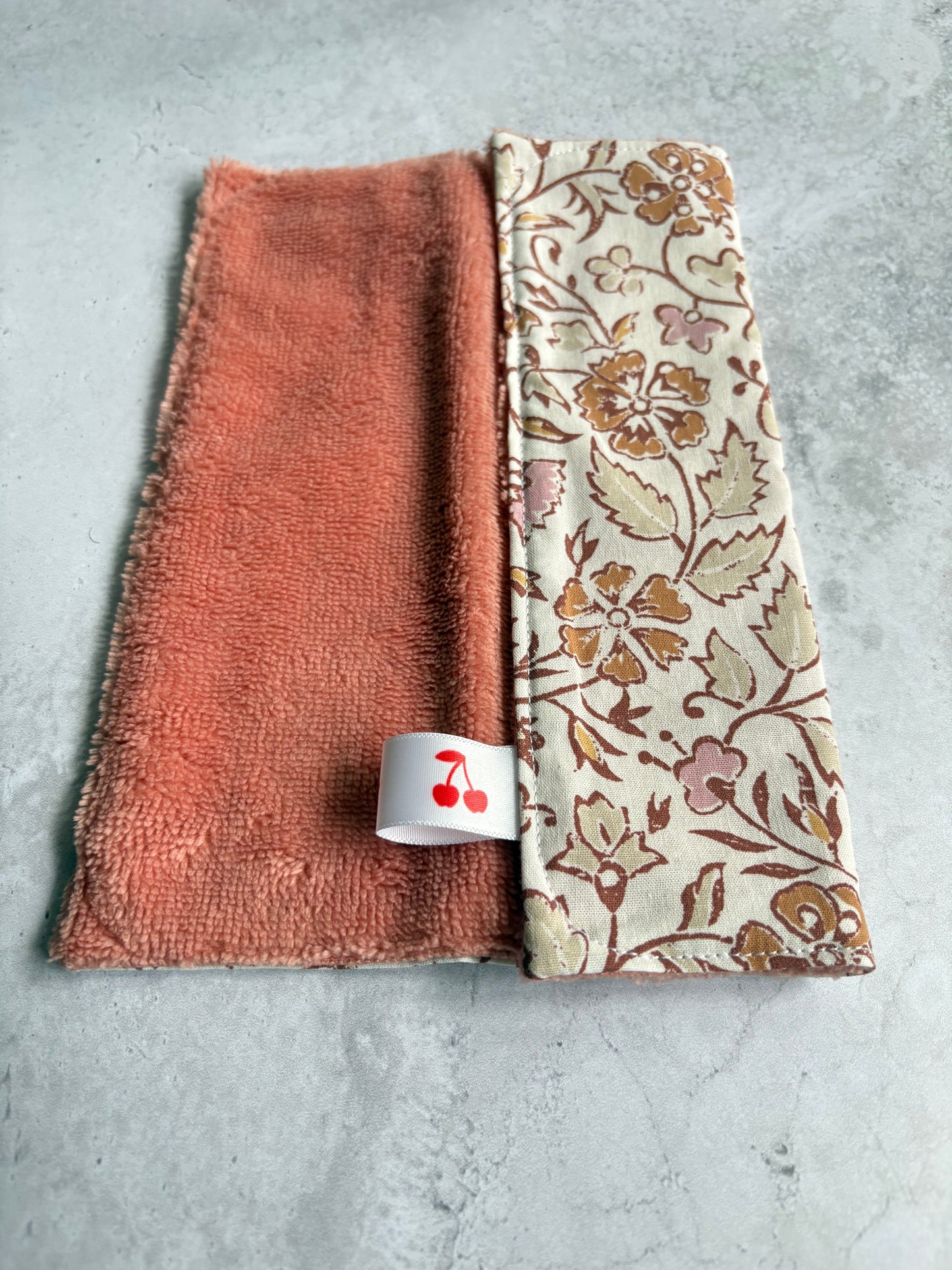 Serviette visage peaux sensibles